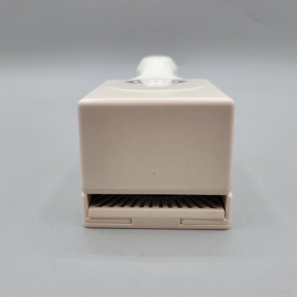 Martha Stewart Large Shell Paper Corner Punch Scallop Shaped - Picture 6 of 7